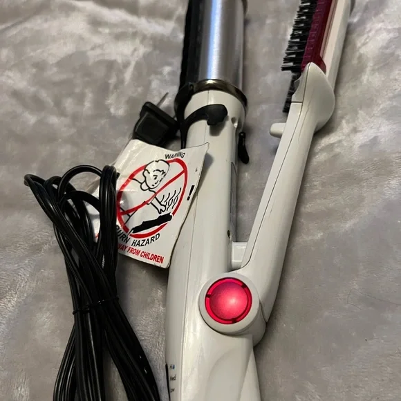 White and Pink Hair Styling Tool - Picture 5 of 15